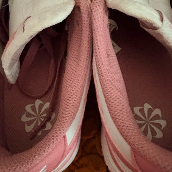 Nike Dunks - Picture 4 of 8